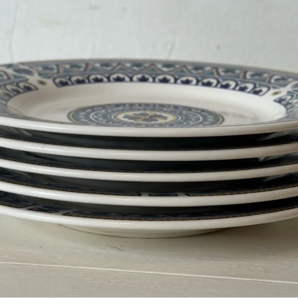 Pfaltzgraff Blue and Green Patterned Plate - Picture 2 of 4